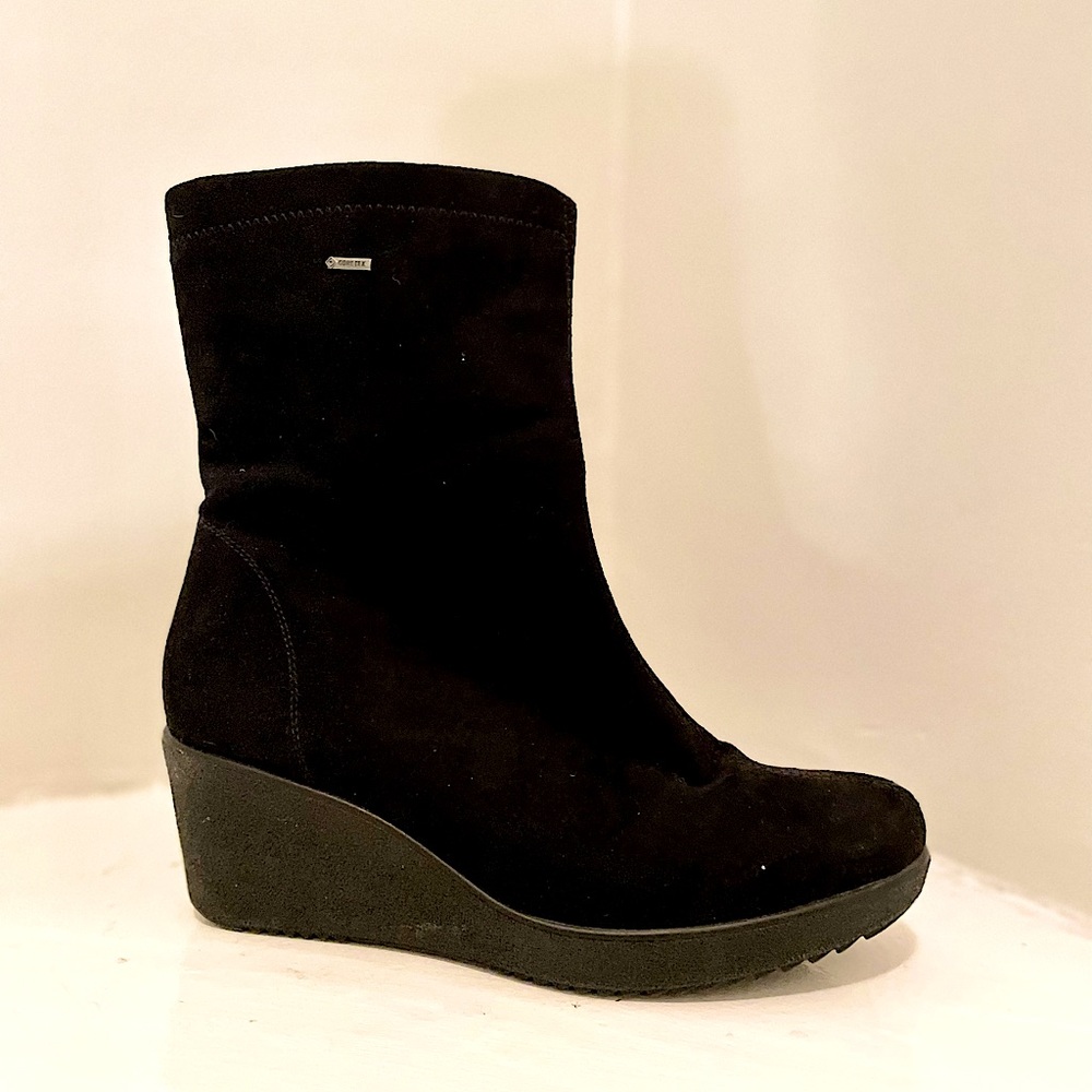 Ara wedge waterproof suede black boots